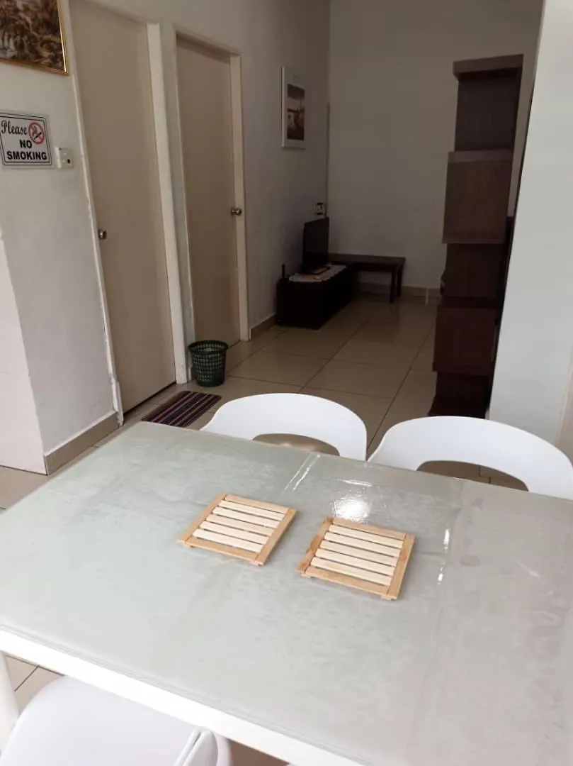 A&M Budget Apt, 5Mins To Airport, 8Mins To Kk City Penampang Apartment